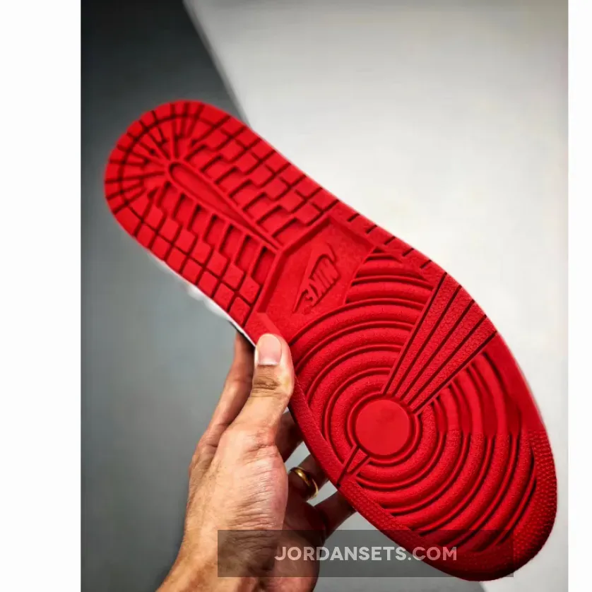 Air Jordan 1 Retro High ‘Homage To Home’ Black/White-University Red Air Jordan 1 Retro High ‘Homage To Home’ Black/White-University Red