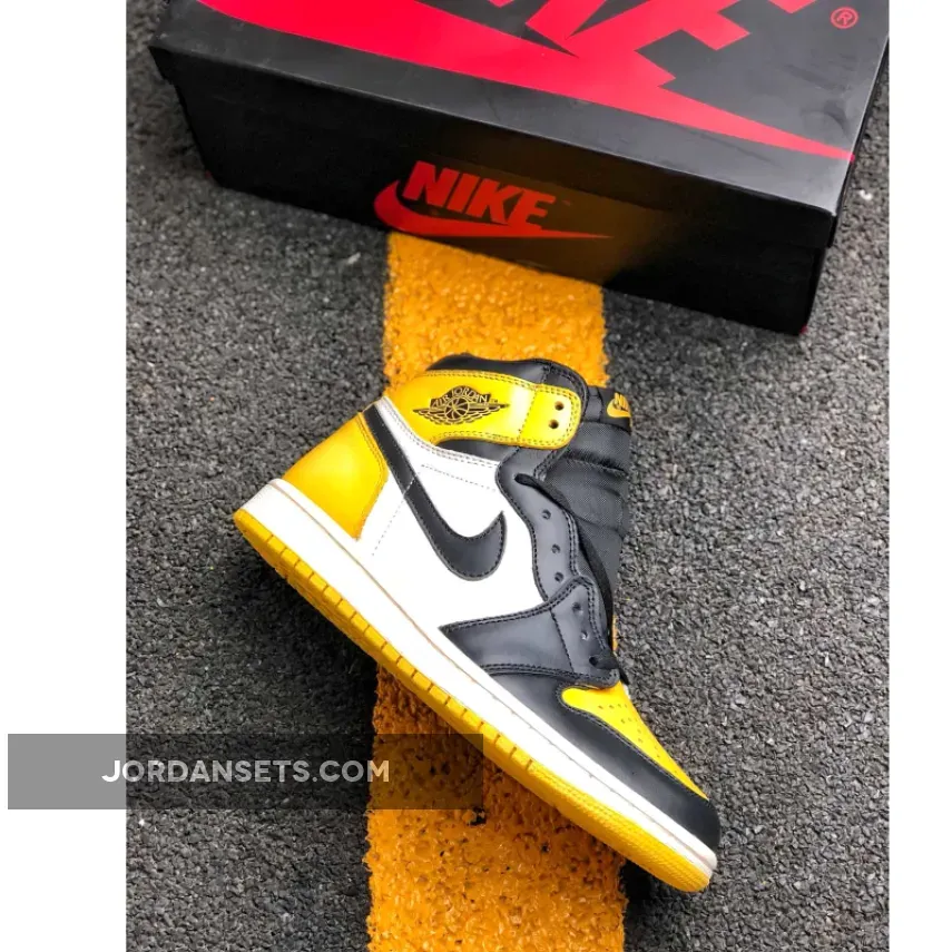 Air Jordan 1 Retro High OG Yellow Toe