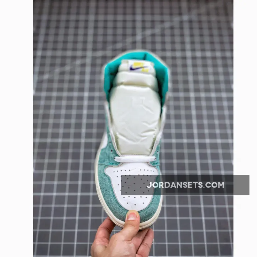 Air Jordan 1 Retro High OG "Turbo Green" Air Jordan 1 Retro High OG "Turbo Green"