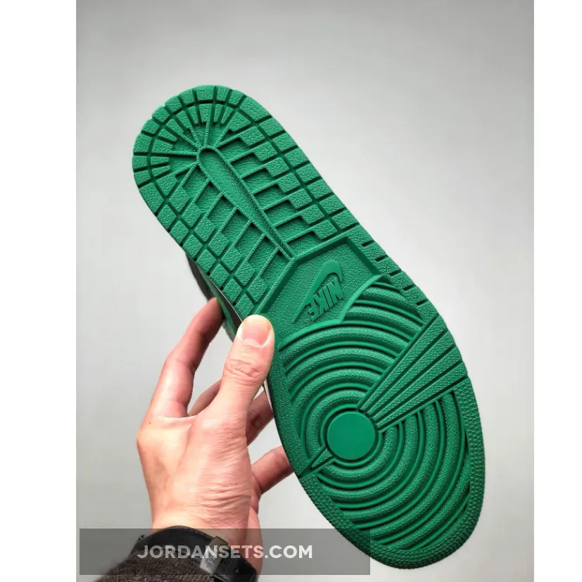 Air Jordan 1 Retro High OG "Pine Green 2.0" Air Jordan 1 Retro High OG "Pine Green 2.0"