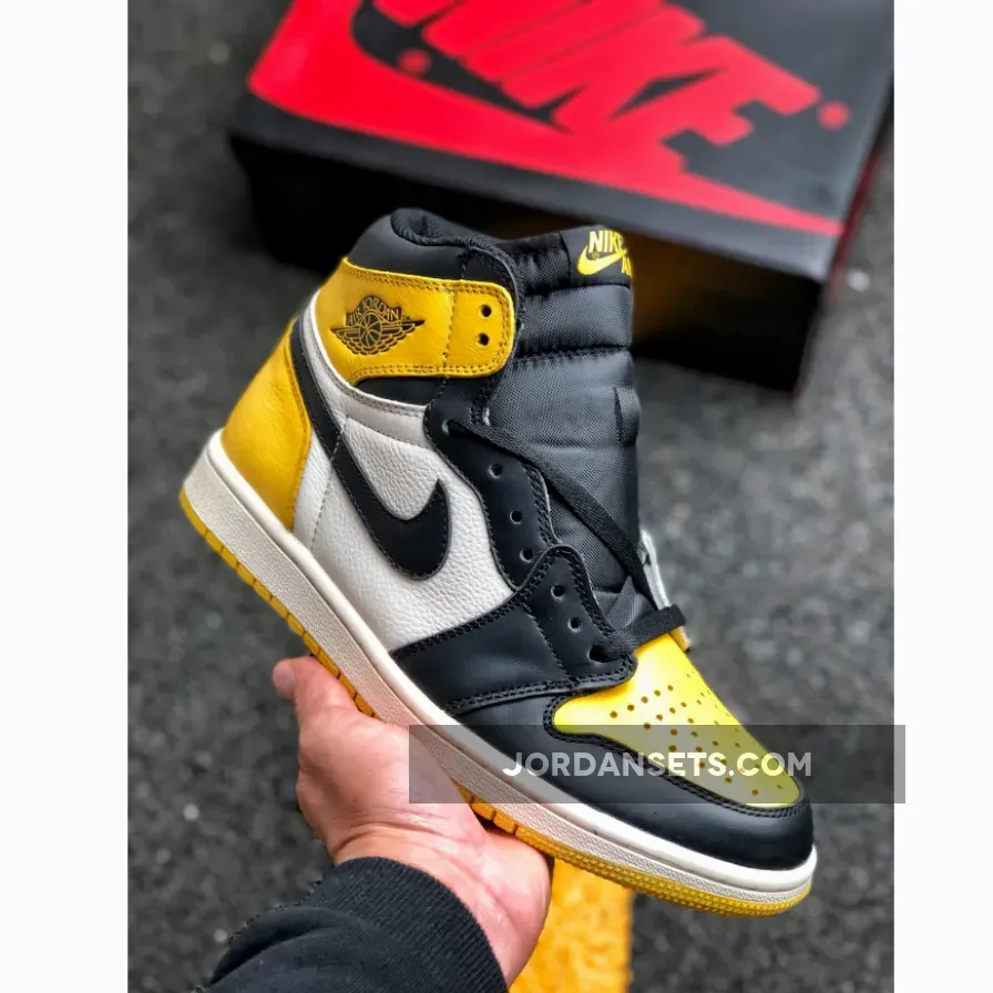 Air Jordan 1 Retro High OG Yellow Toe Air Jordan 1 Retro High OG Yellow Toe