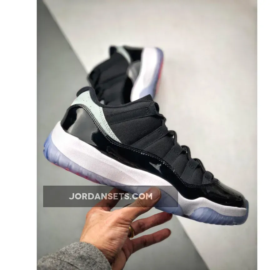 Air Jordan 11 Retro Low ‘Infrared 23’