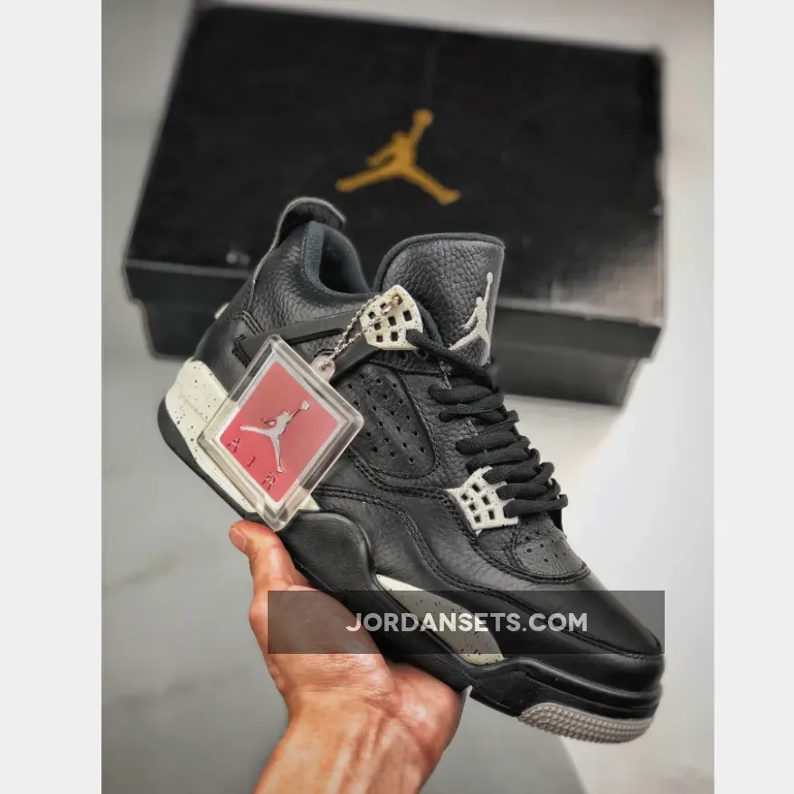 Air Jordan 4 Retro "Oreo" Black/Tech Grey