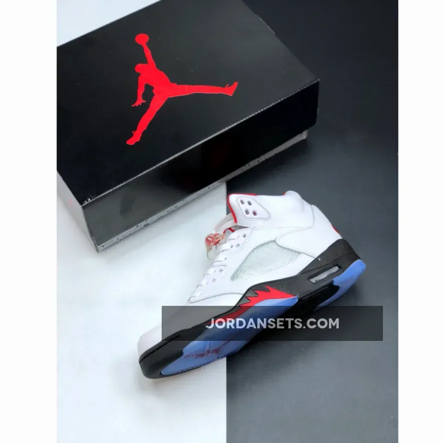 Air Jordan 5 Retro "Fire Red Silver Tongue" Air Jordan 5 Retro "Fire Red Silver Tongue"