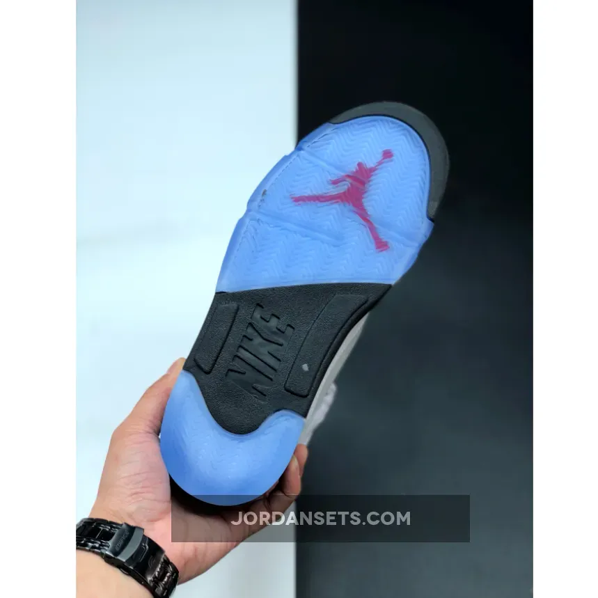 Air Jordan 5 Retro "Fire Red Silver Tongue" Air Jordan 5 Retro "Fire Red Silver Tongue"