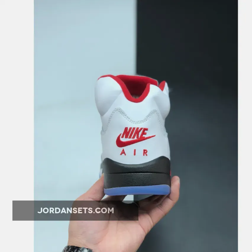 Air Jordan 5 Retro "Fire Red Silver Tongue" Air Jordan 5 Retro "Fire Red Silver Tongue"