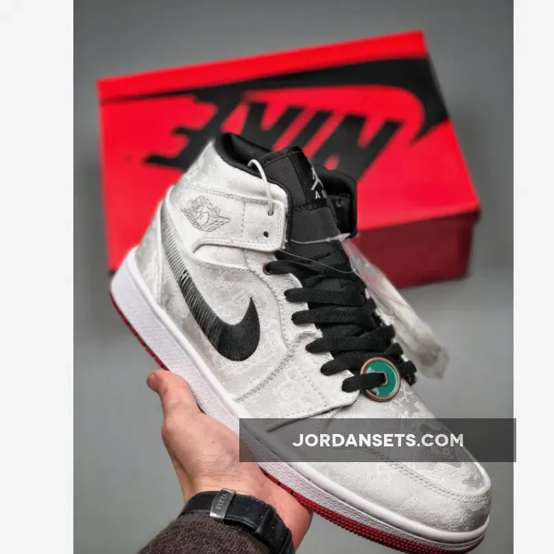 CLOT x Air Jordan 1 Mid "Fearless"