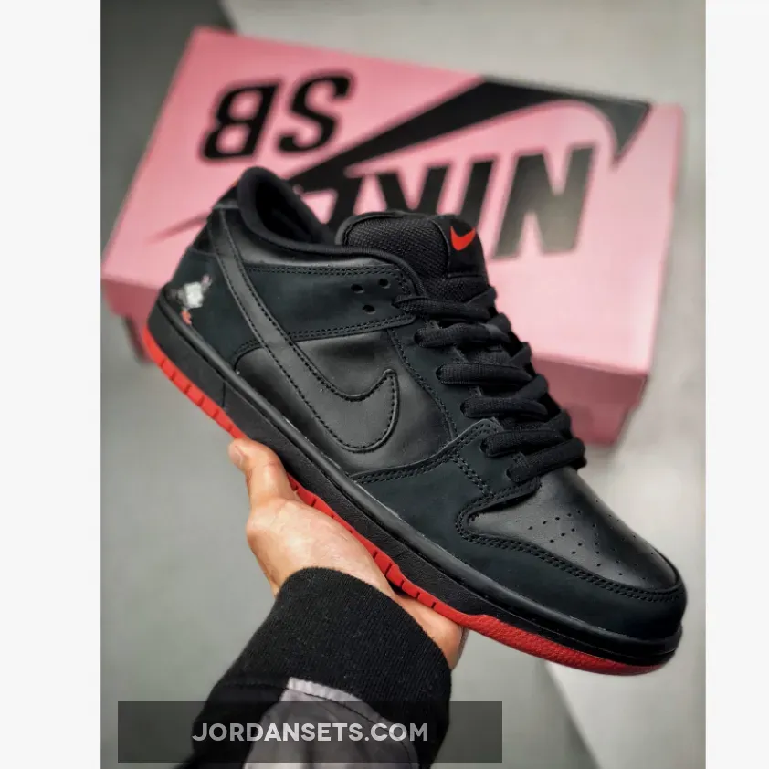 Jeff Staple x Nike SB Dunk Low "Black Pigeon"