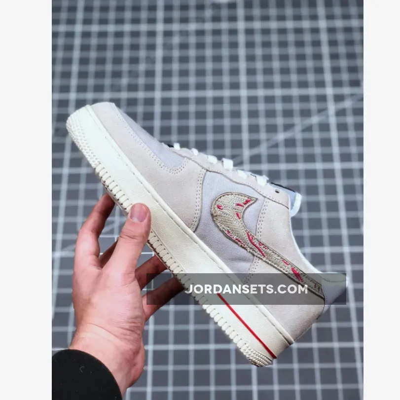 Jeff Staple x SBTG Nike Air Force 1 "Pigeon Fury" Jeff Staple x SBTG Nike Air Force 1 "Pigeon Fury"