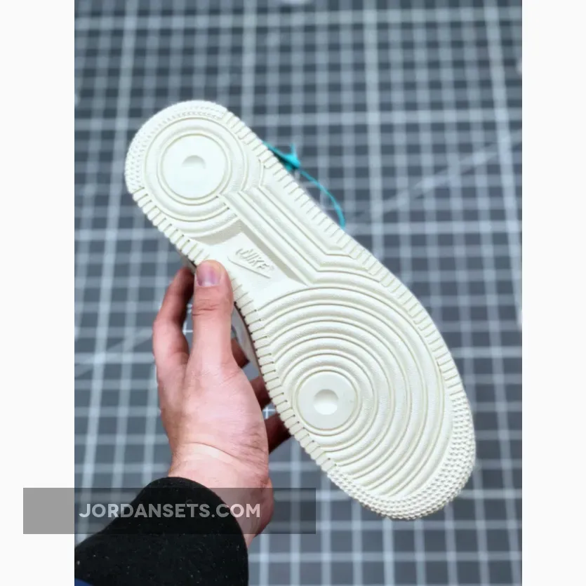 Jeff Staple x SBTG Nike Air Force 1 "Pigeon Fury" Jeff Staple x SBTG Nike Air Force 1 "Pigeon Fury"