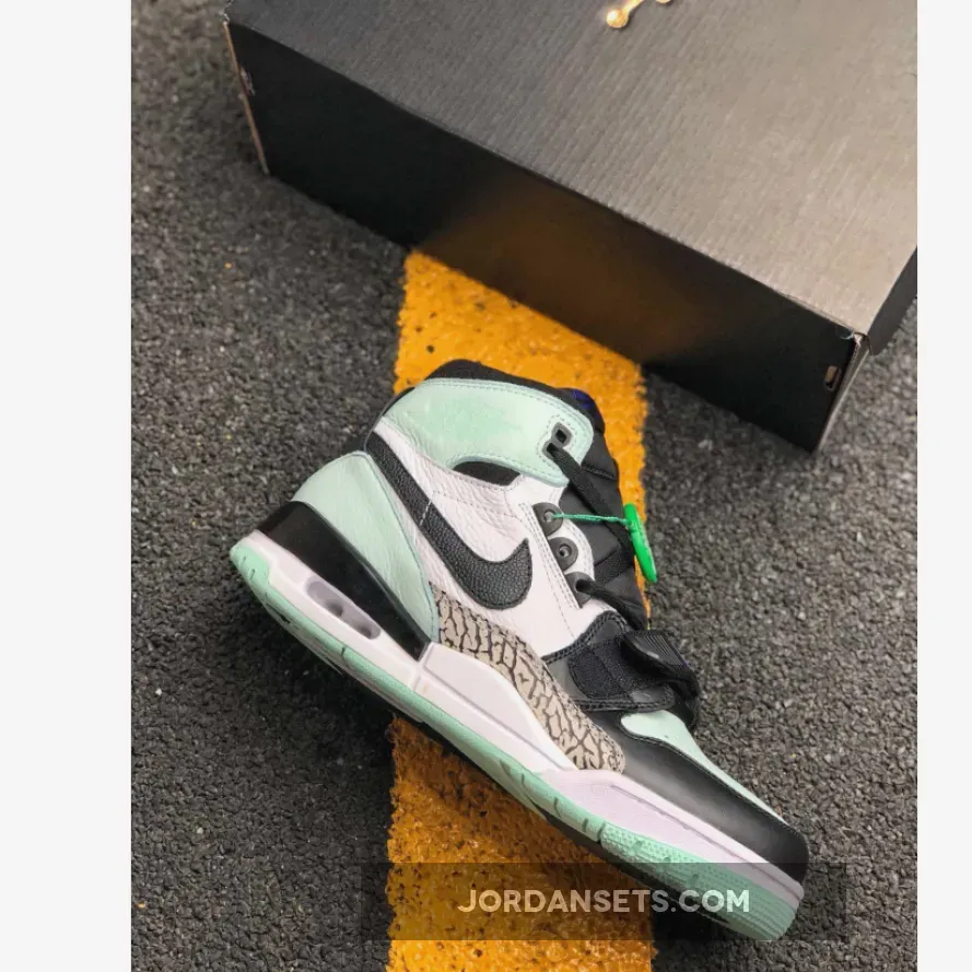 Jordan Legacy 312 Black/White/Igloo/Concord