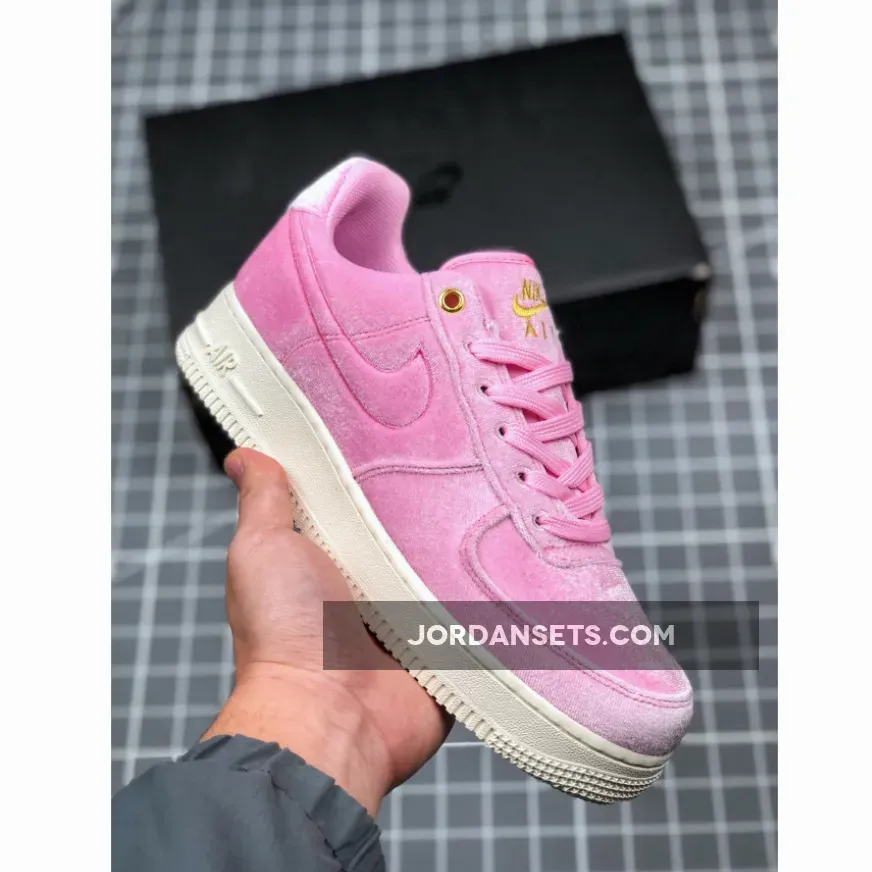 Nike Air Force 1 07 Premium 3 Pink