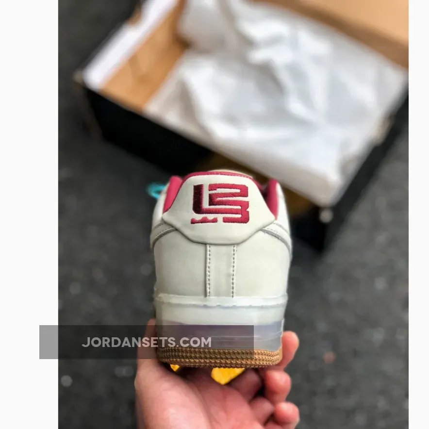 Nike Air Force 1 Low ‘Supreme Max Air’ Neutral Grey/Team Red-White Nike Air Force 1 Low ‘Supreme Max Air’ Neutral Grey/Team Red-White