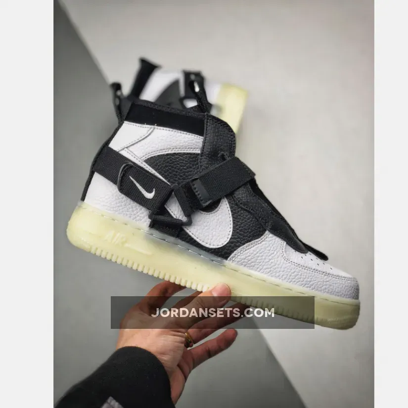 Nike Air Force 1 Utility Mid Orca