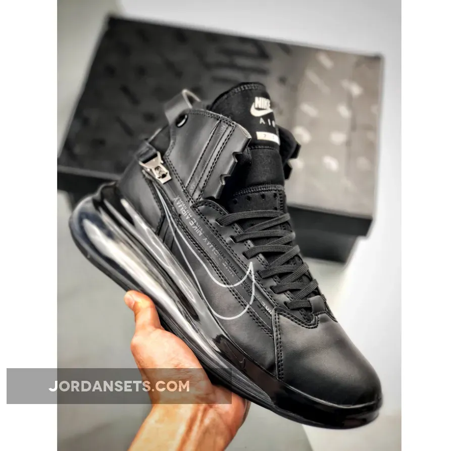 Nike Air Max 720 Saturn "Triple Black"