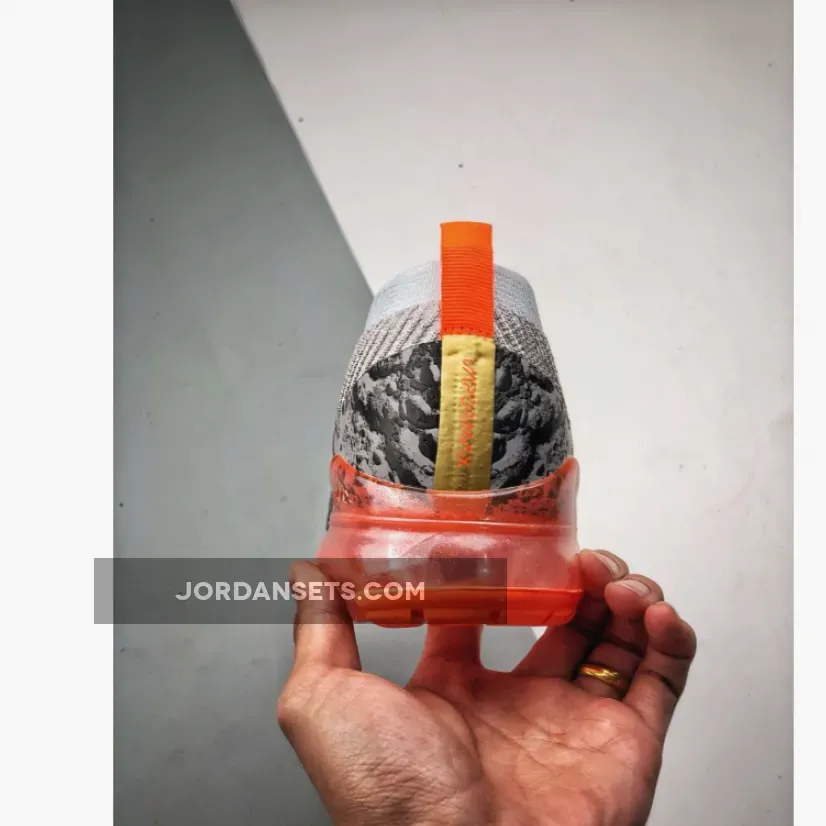 Nike Air VaporMax 3.0 "Moon Landing" Nike Air VaporMax 3.0 "Moon Landing"