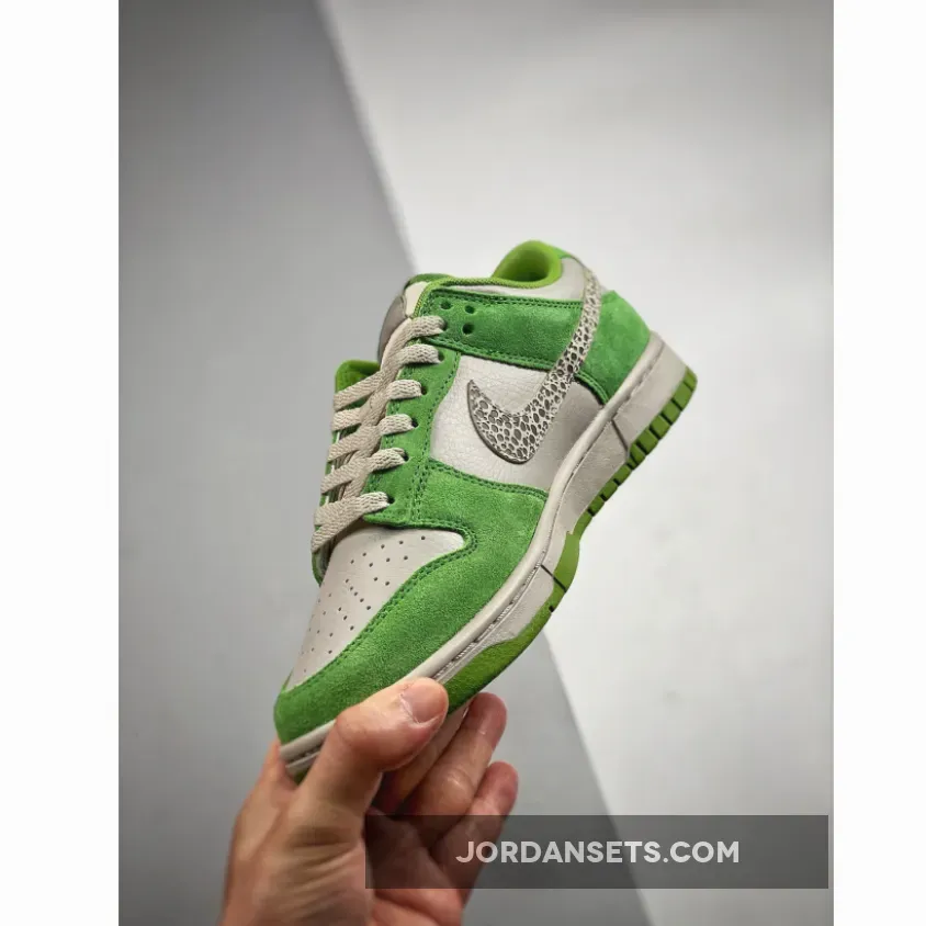 Nike Dunk Low "Safari Swoosh" Chlorophyll/Light Iron Ore-Cave Stone Nike Dunk Low "Safari Swoosh" Chlorophyll/Light Iron Ore-Cave Stone
