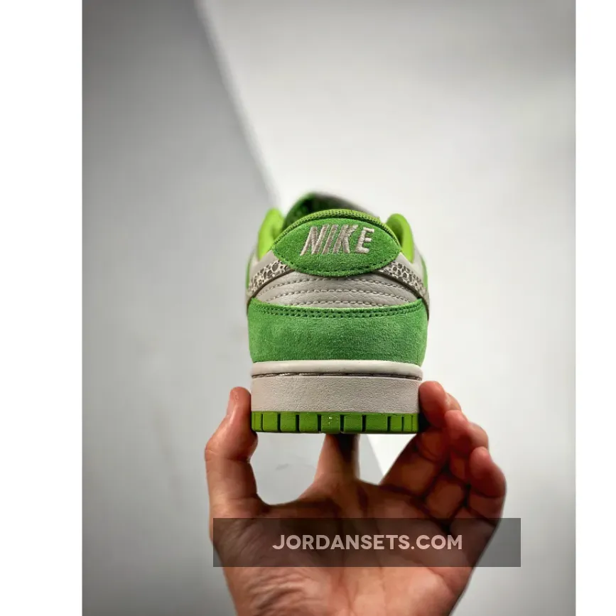 Nike Dunk Low "Safari Swoosh" Chlorophyll/Light Iron Ore-Cave Stone Nike Dunk Low "Safari Swoosh" Chlorophyll/Light Iron Ore-Cave Stone