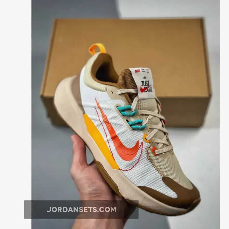 Nike Juniper Trail 2 Sanddrift Safety Orange