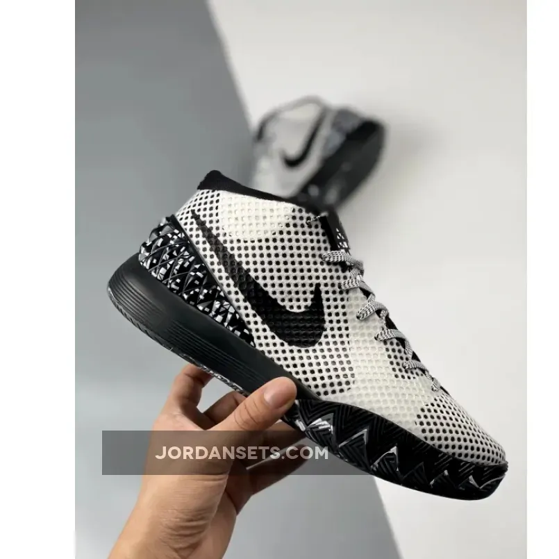 Nike Kyrie 1 "BHM" Black/White Nike Kyrie 1 "BHM" Black/White