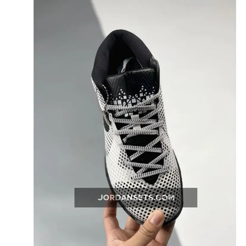 Nike Kyrie 1 "BHM" Black/White Nike Kyrie 1 "BHM" Black/White