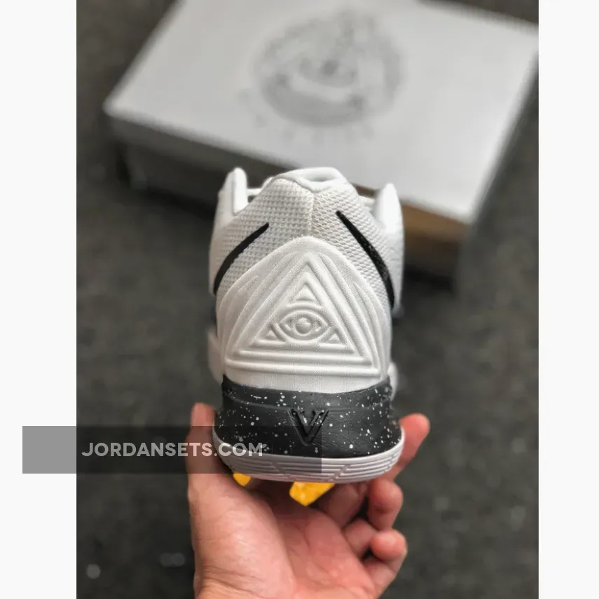 Nike Kyrie 5 Team Bank White Black Nike Kyrie 5 Team Bank White Black