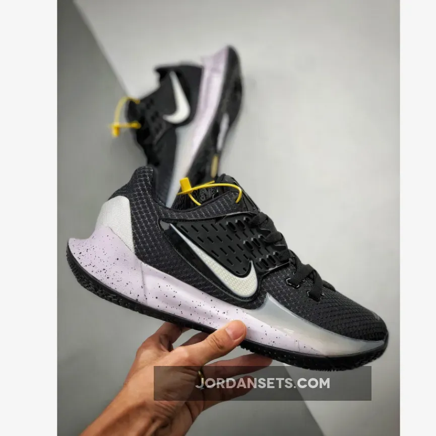 Nike Kyrie Low 2 Black/White