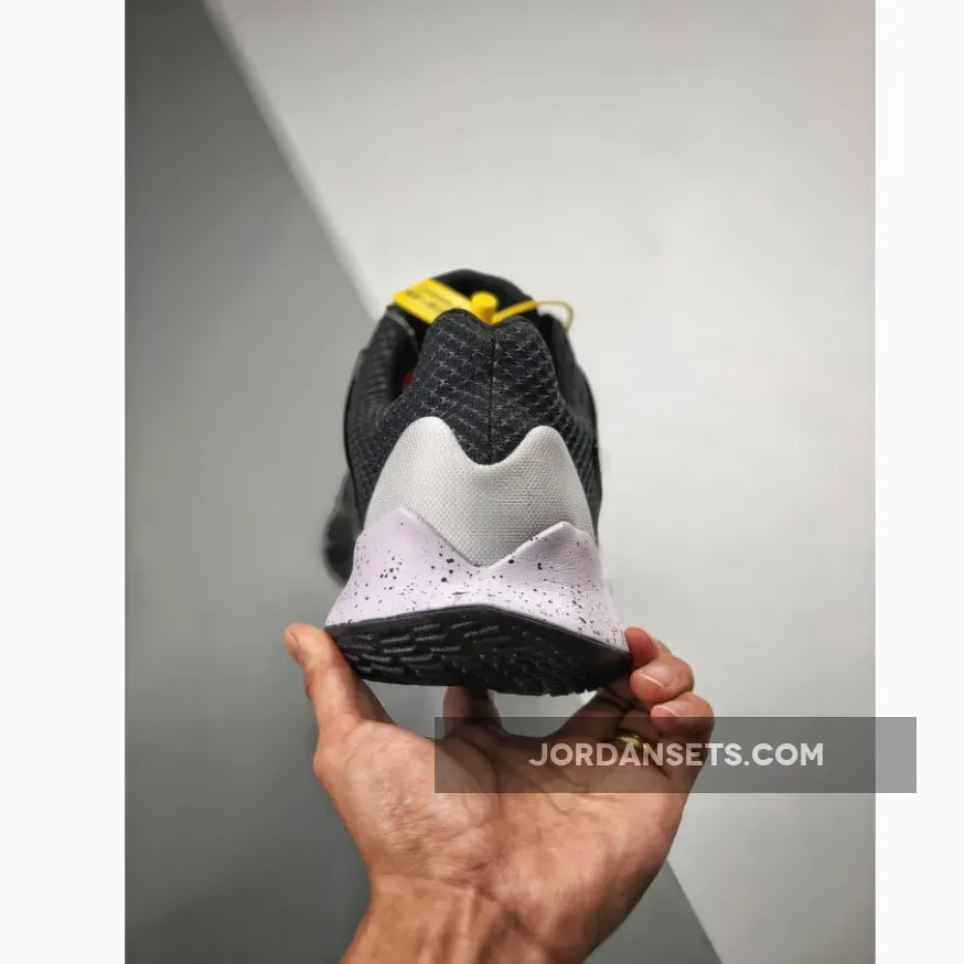 Nike Kyrie Low 2 Black/White Nike Kyrie Low 2 Black/White