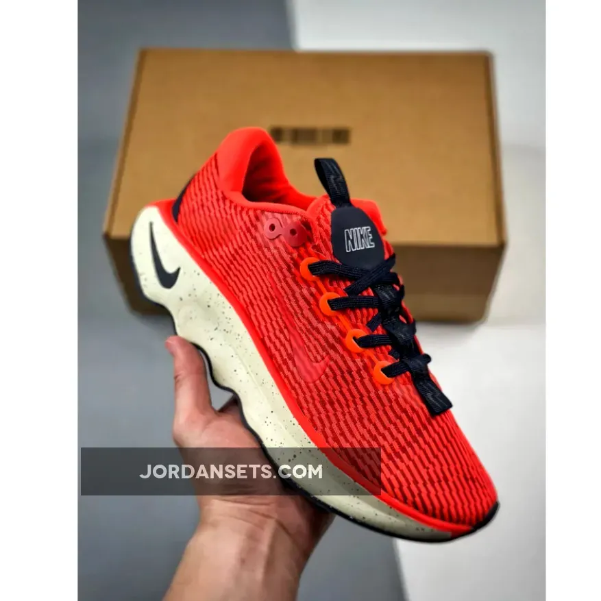 Nike Motiva Bright Crimson / Black