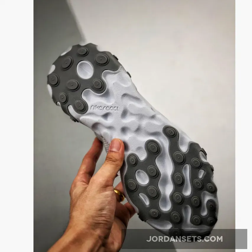 Nike React Element 55 Gold Grey Nike React Element 55 Gold Grey