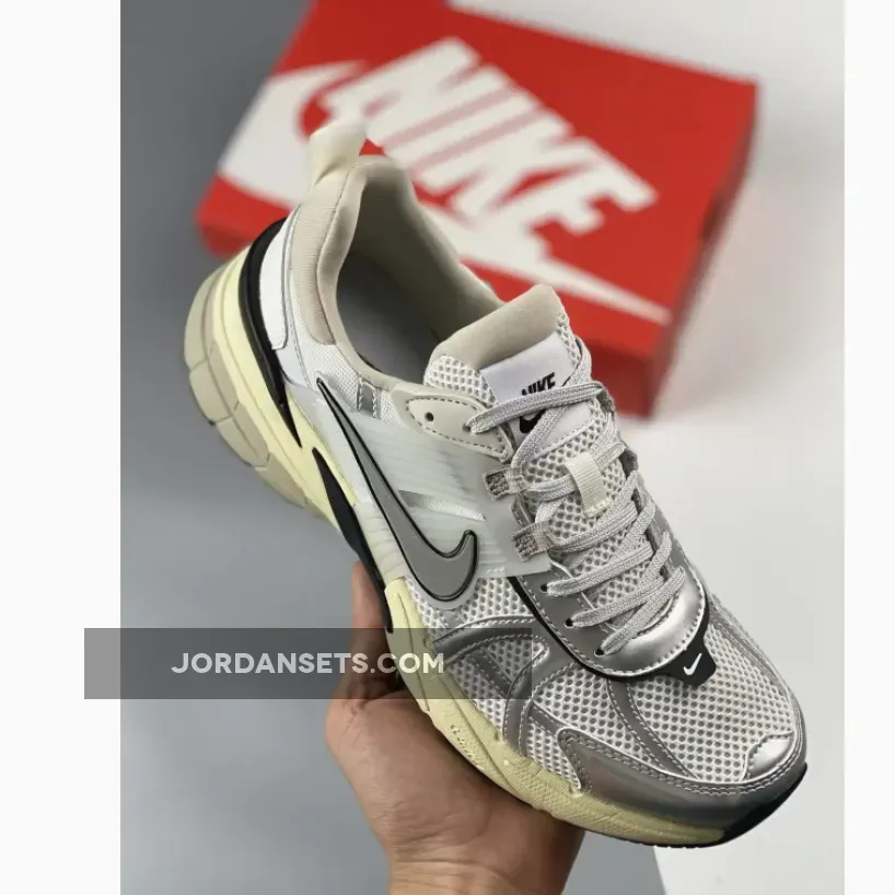 Nike Runtekk Summit White/Metallic Silver