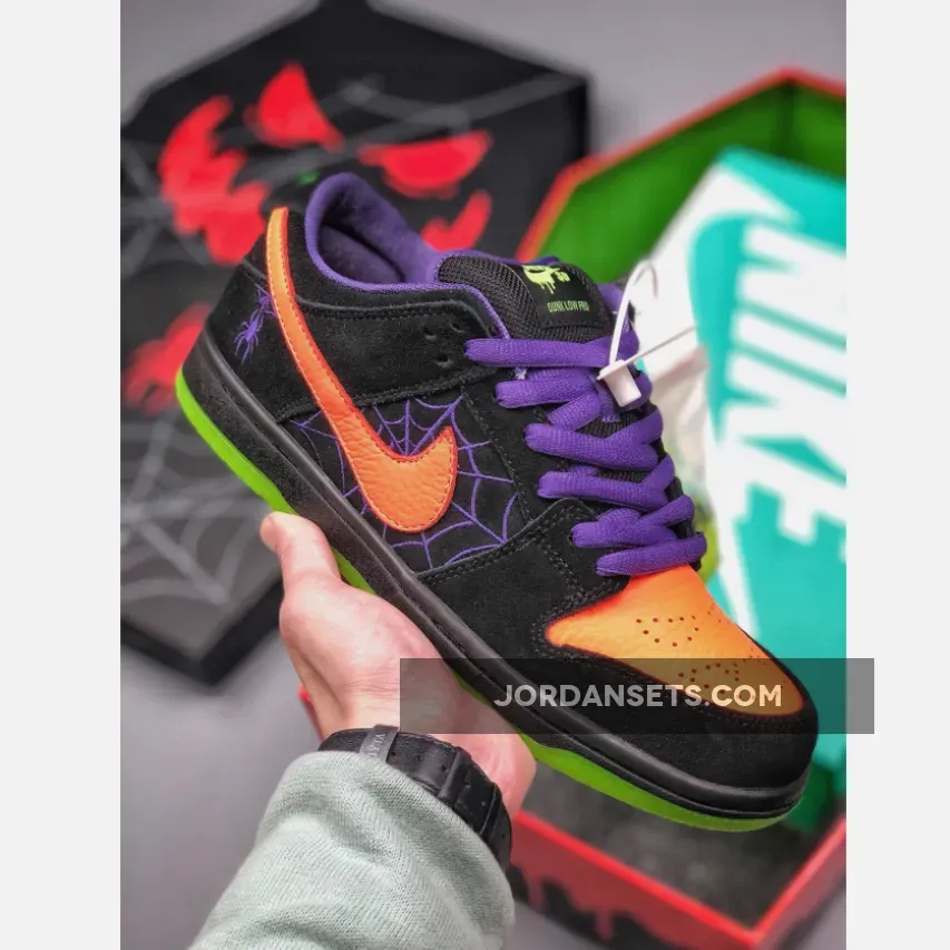 Nike SB Dunk Low "Night of Mischief"