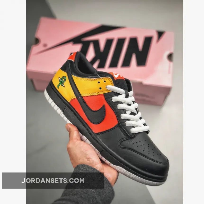 Nike SB Dunk Low Pro "Raygun" Orange Flash/Black