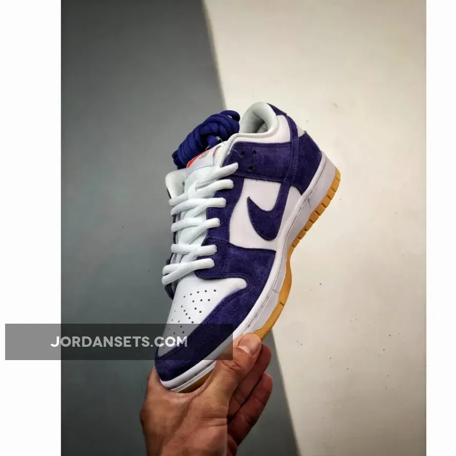 Nike SB Dunk Low ‘Purple Suede’ Court Purple White Nike SB Dunk Low ‘Purple Suede’ Court Purple White