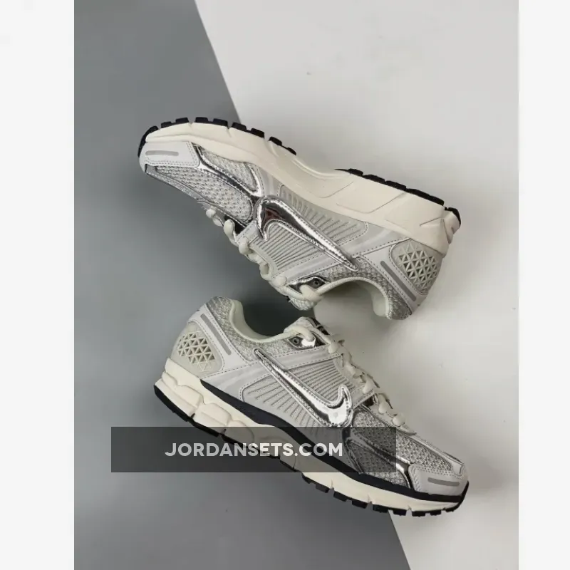 Nike Zoom Vomero 5 Photon Dust Chrome Nike Zoom Vomero 5 Photon Dust Chrome