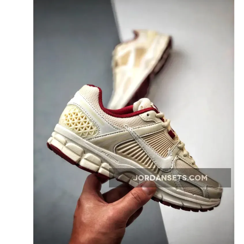 Nike Zoom Vomero 5 "Valentine’s Day" Coconut Milk Nike Zoom Vomero 5 "Valentine’s Day" Coconut Milk
