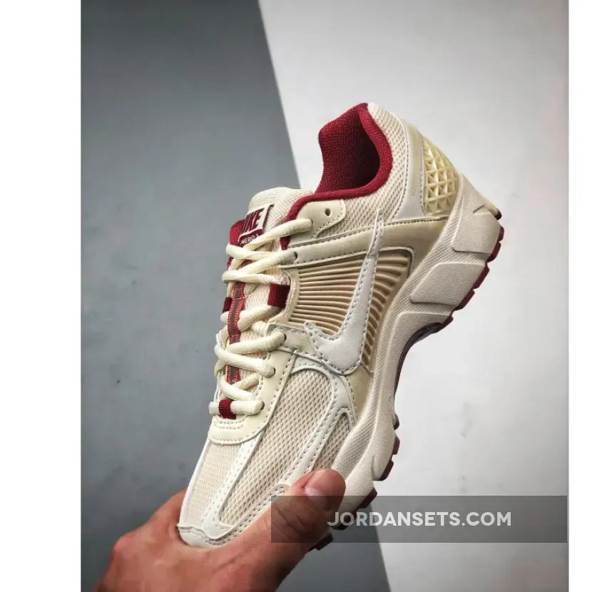Nike Zoom Vomero 5 "Valentine’s Day" Coconut Milk Nike Zoom Vomero 5 "Valentine’s Day" Coconut Milk