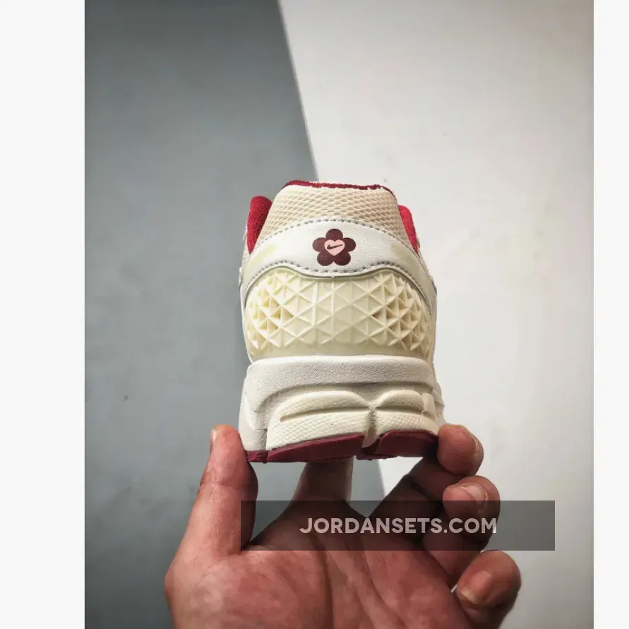 Nike Zoom Vomero 5 "Valentine’s Day" Coconut Milk Nike Zoom Vomero 5 "Valentine’s Day" Coconut Milk