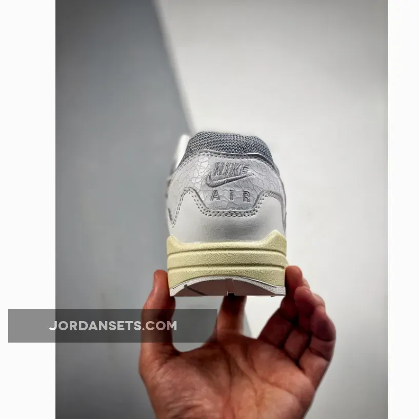 Patta x Nike Air Max 1 White Patta x Nike Air Max 1 White