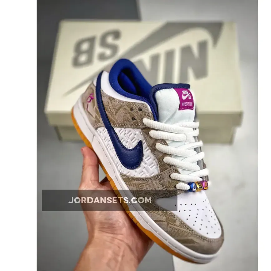 Rayssa Leal x Nike SB Dunk Low Pure Platinum/Vivid Purple-Gum