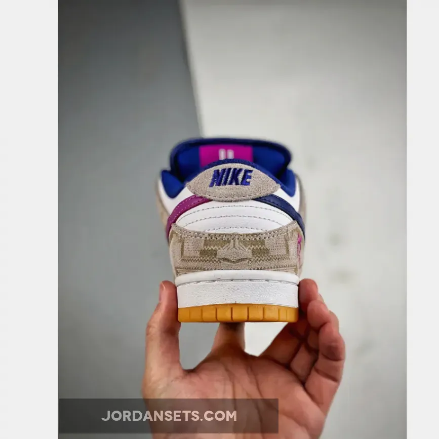 Rayssa Leal x Nike SB Dunk Low Pure Platinum/Vivid Purple-Gum Rayssa Leal x Nike SB Dunk Low Pure Platinum/Vivid Purple-Gum