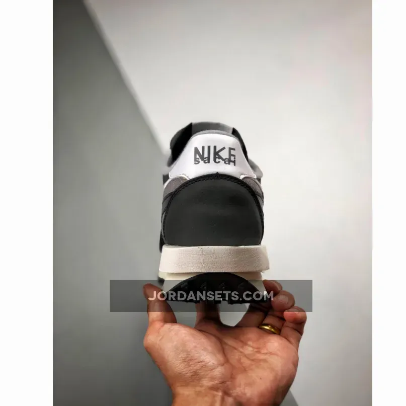 Sacai x Nike LDV Waffle Black White Gunsmoke Sacai x Nike LDV Waffle Black White Gunsmoke