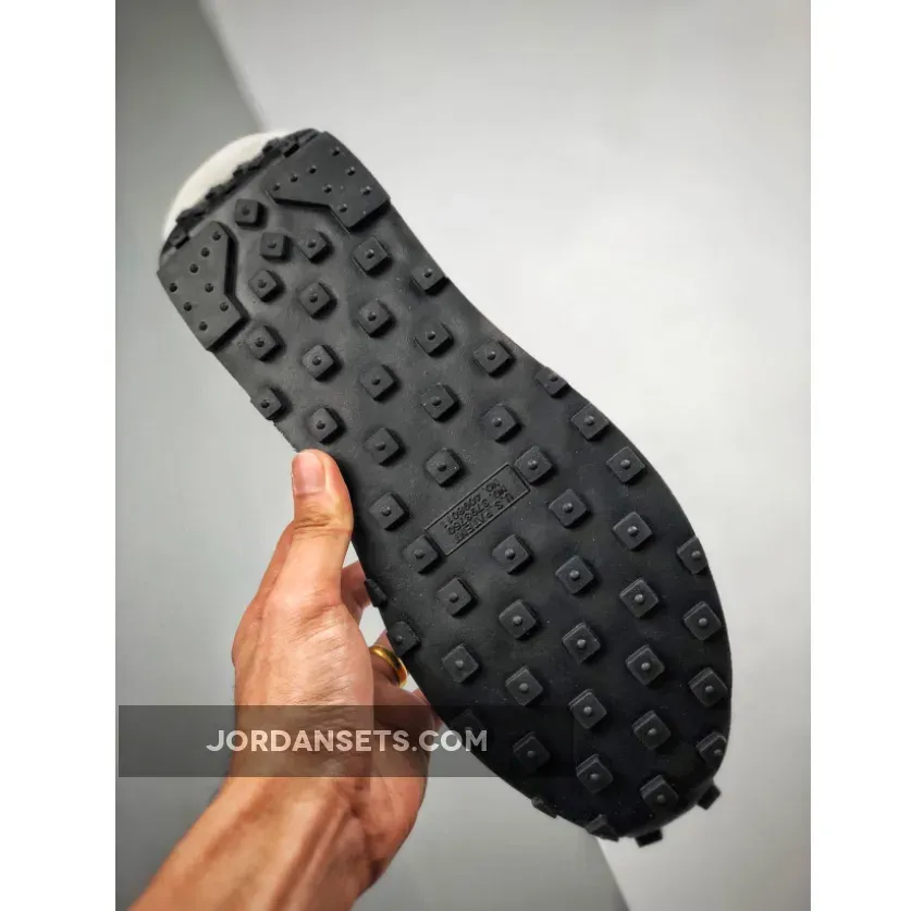 Sacai x Nike LDV Waffle Black White Gunsmoke Sacai x Nike LDV Waffle Black White Gunsmoke