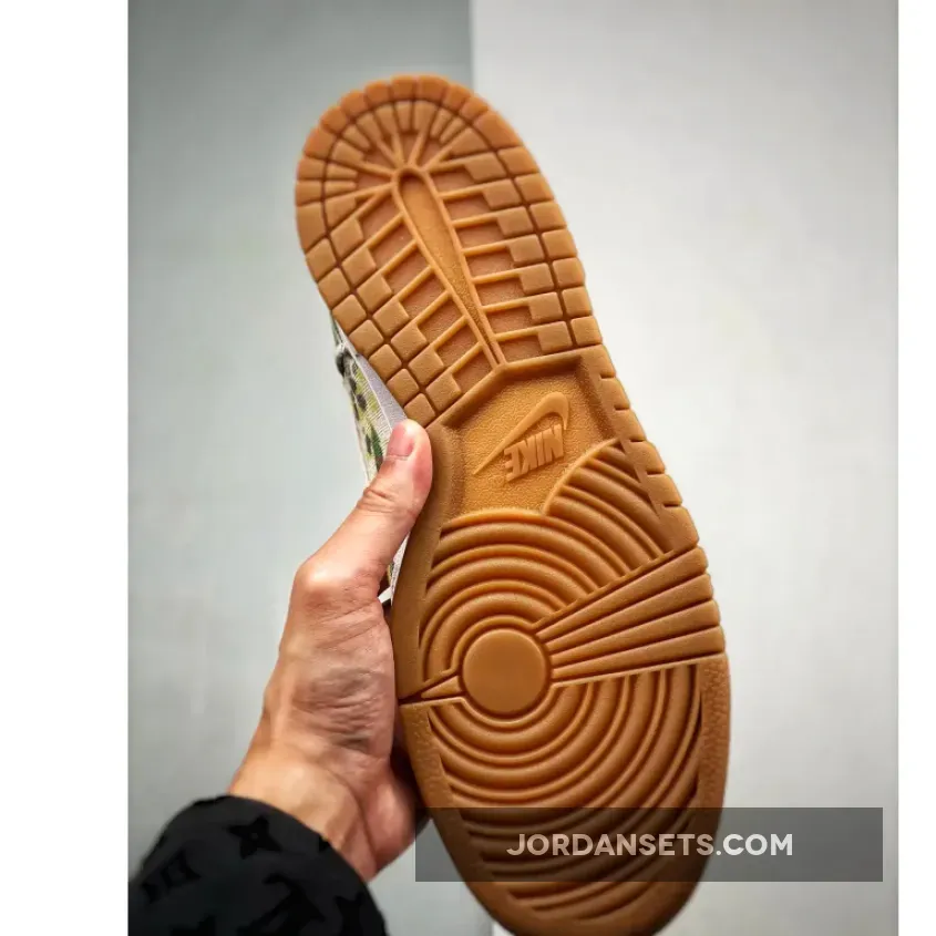 Supreme x Nike SB Dunk High Rammellzee White Multi-Color Supreme x Nike SB Dunk High Rammellzee White Multi-Color