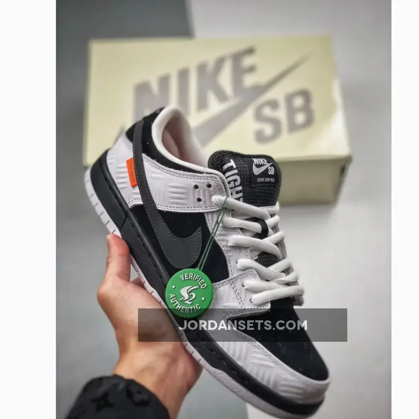 TIGHTBOOTH x Nike SB Dunk Low White Black