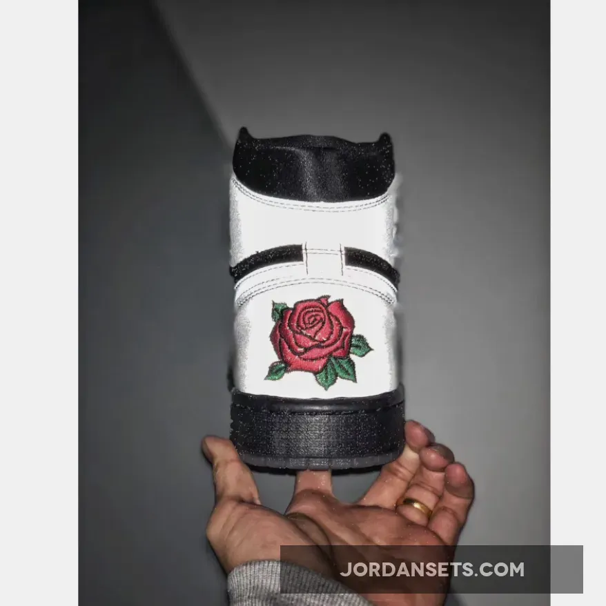 Wmns Air Jordan 1 Retro High Og Rox Brown Black/Black-Metallic Goldrown/White AJ1 Wmns Air Jordan 1 Retro High Og Rox Brown Black/Black-Metallic Goldrown/White AJ1